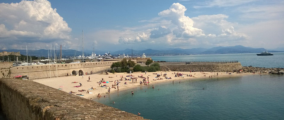 Antibes : Gravette Strand